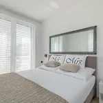 Luxury Apartment *